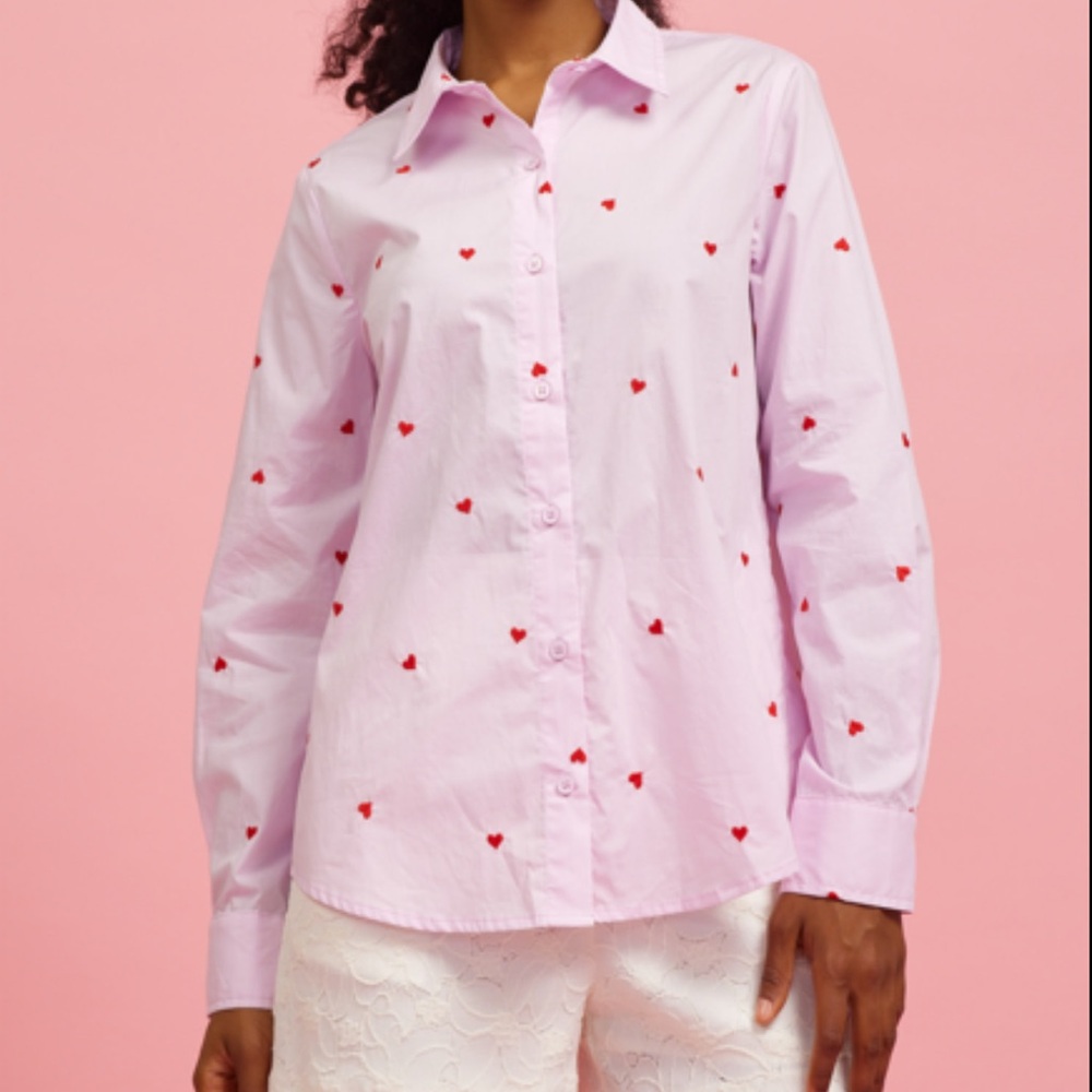 New with tags. Heart embroidered button up lavender top.